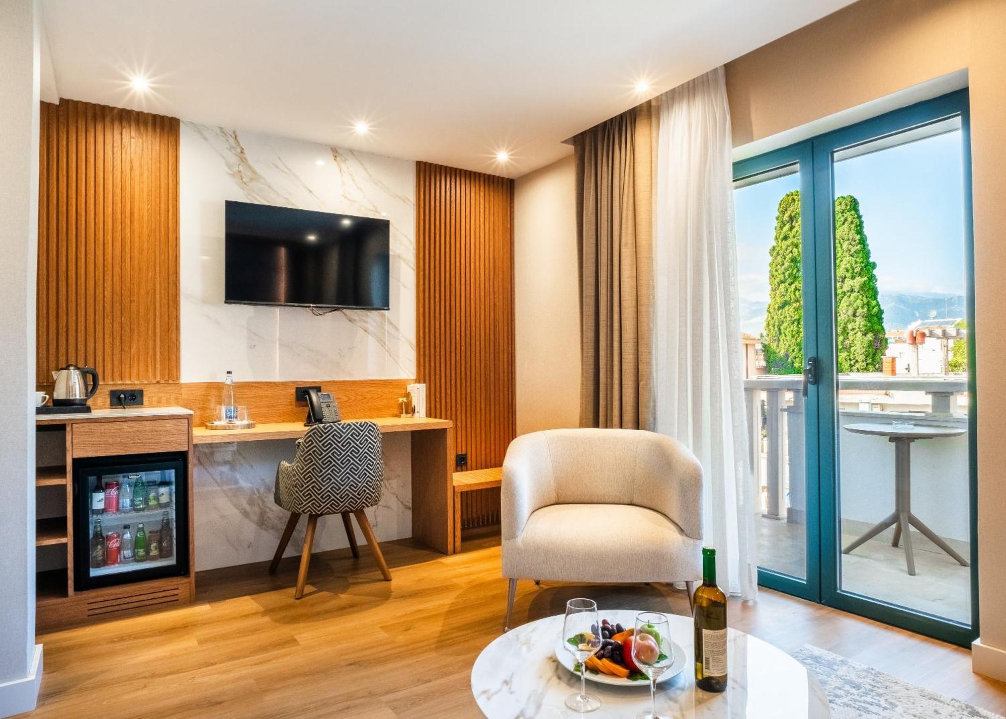 Boutique Hotel Villa Royal Tivat Buitenkant foto