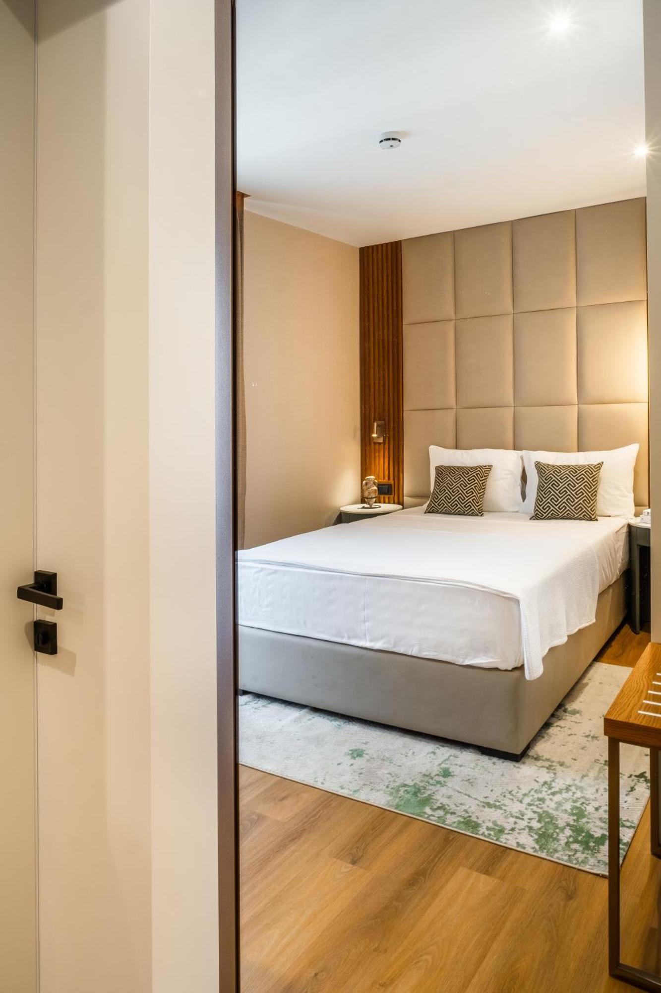 Boutique Hotel Villa Royal Tivat Buitenkant foto