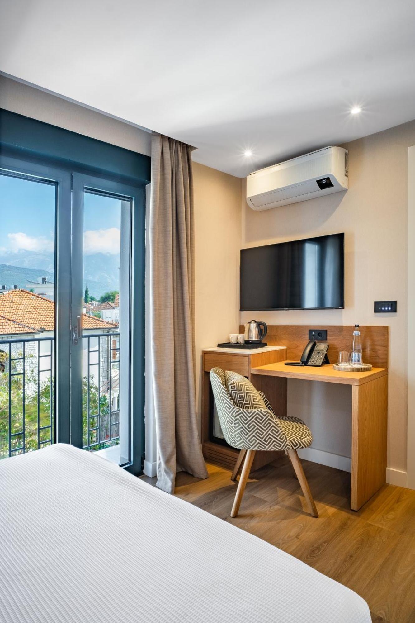 Boutique Hotel Villa Royal Tivat Buitenkant foto